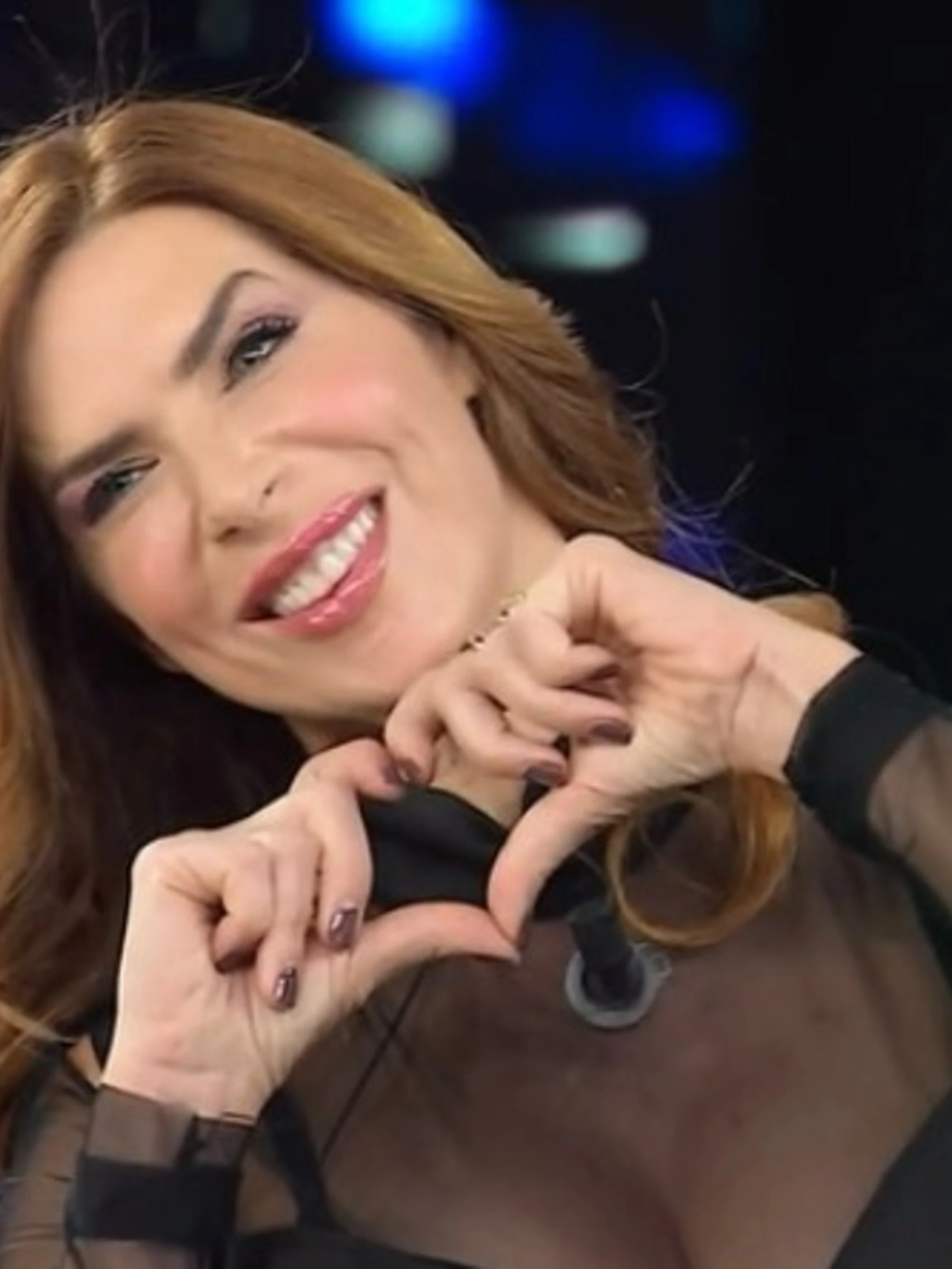 Veronica Maya, "un mostro. Un trans": l'orrore dopo lo show di Rai 1