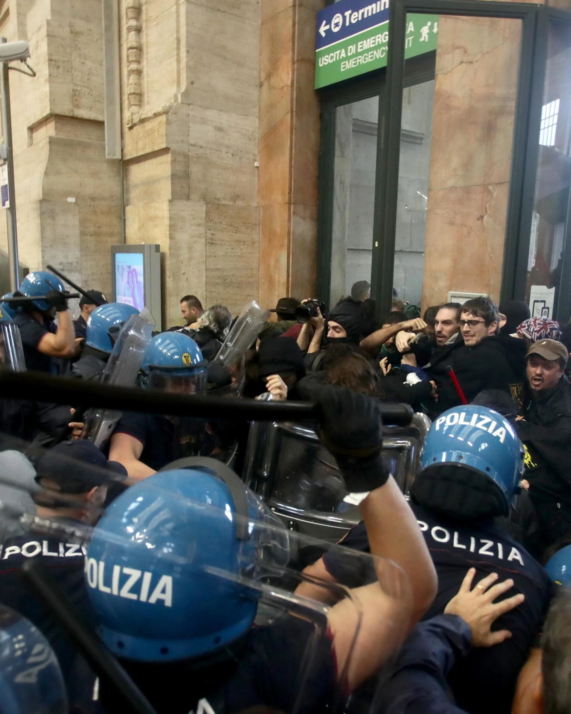 Pro-Pal, la sinistra prova a nascondere le violenze spacciandoli per bravi ragazzi