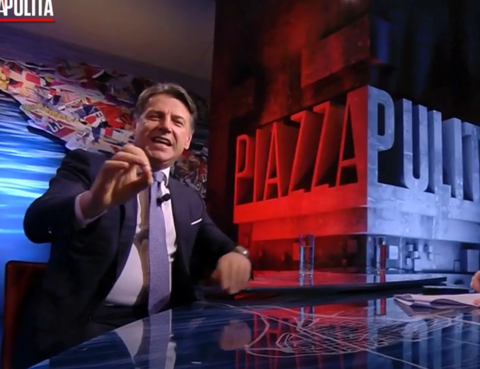 PiazzaPulita, Giuseppe Conte-show: "Il potere della matita", travolto dalle critiche