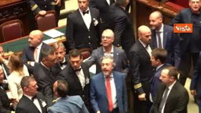 https://media.liberoquotidiano.it/bx9kOEFpnwqTJc2Xct8EfENEheiJG1jjmgbJBxvPn_c/width:800/quality:90/aW1hZ2VzLzIwMjUvMDkvMTgvMTMxODEzMzA5LTJkMDE1MjE0LTBkOWEtNDU1Ni1hN2JhLWYxZWVhM2QxYWFlYS5qcGc.webp