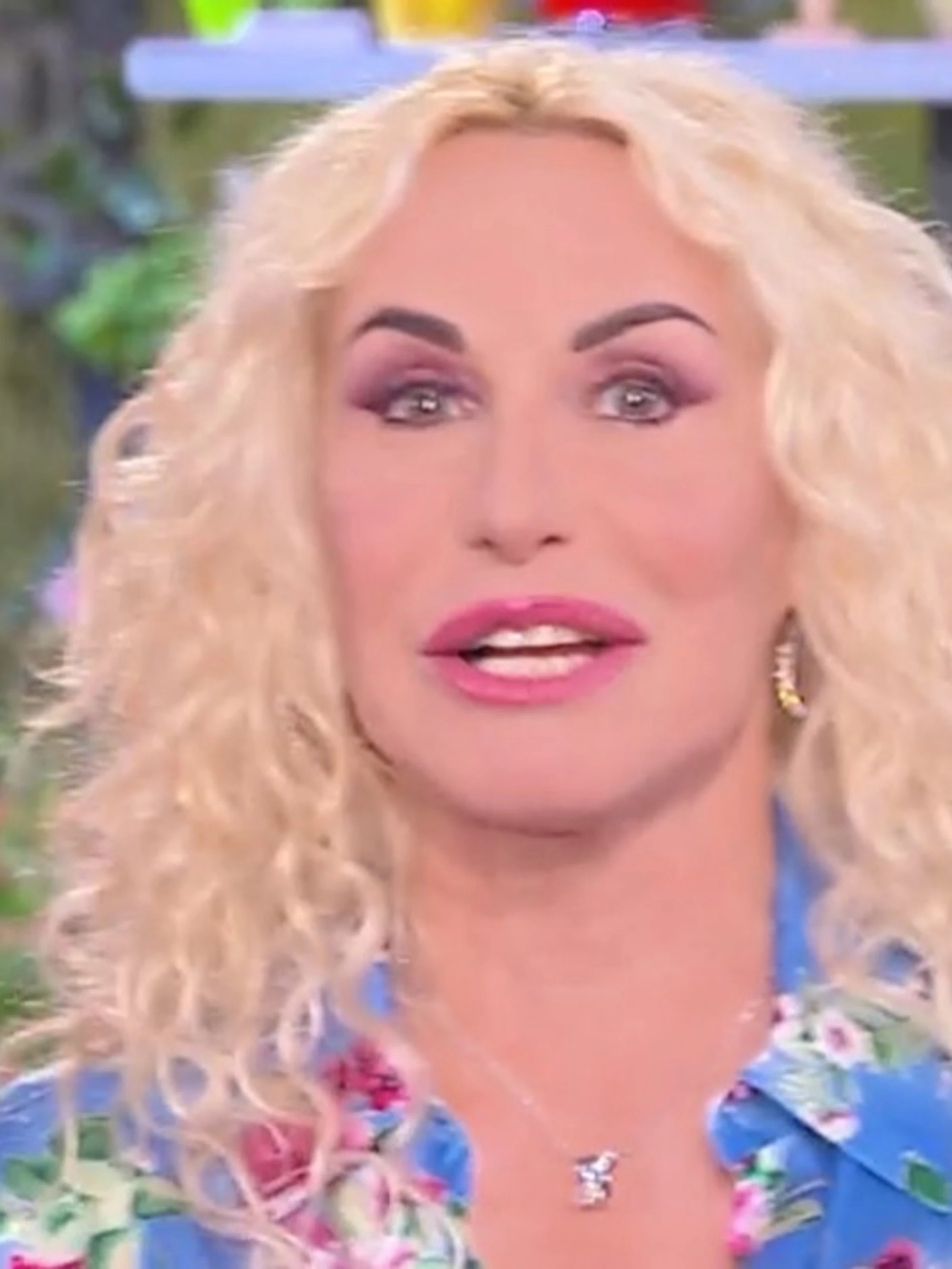 Antonella Clerici, schiaffo alla sinistra: dopo le balle su Meloni e volo di Stato...