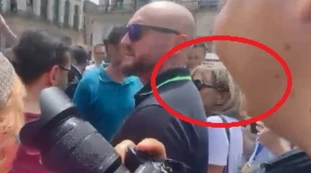 Funerali Berlusconi, "seppellitelo a piazzale Loreto!": orrore davanti alla bara