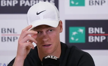Jannik Sinner, la dura replica ad Adriano Panatta: "Si vive una volta sola"