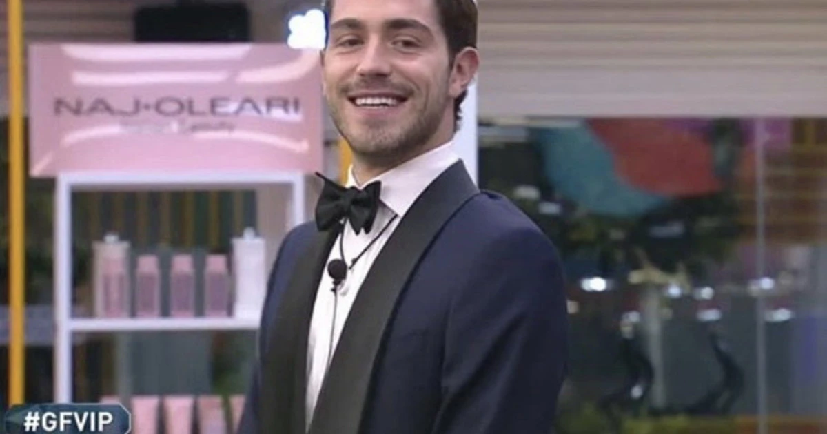 Isola dei Famosi, insulti terrificanti a Tommaso Zorzi: "Questo cess*** sui cog***...". La risposta strepitosa, subito un caso