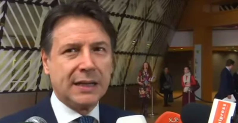 Governo, Conte "Sarebbe improprio se cercassi altre maggioranze"