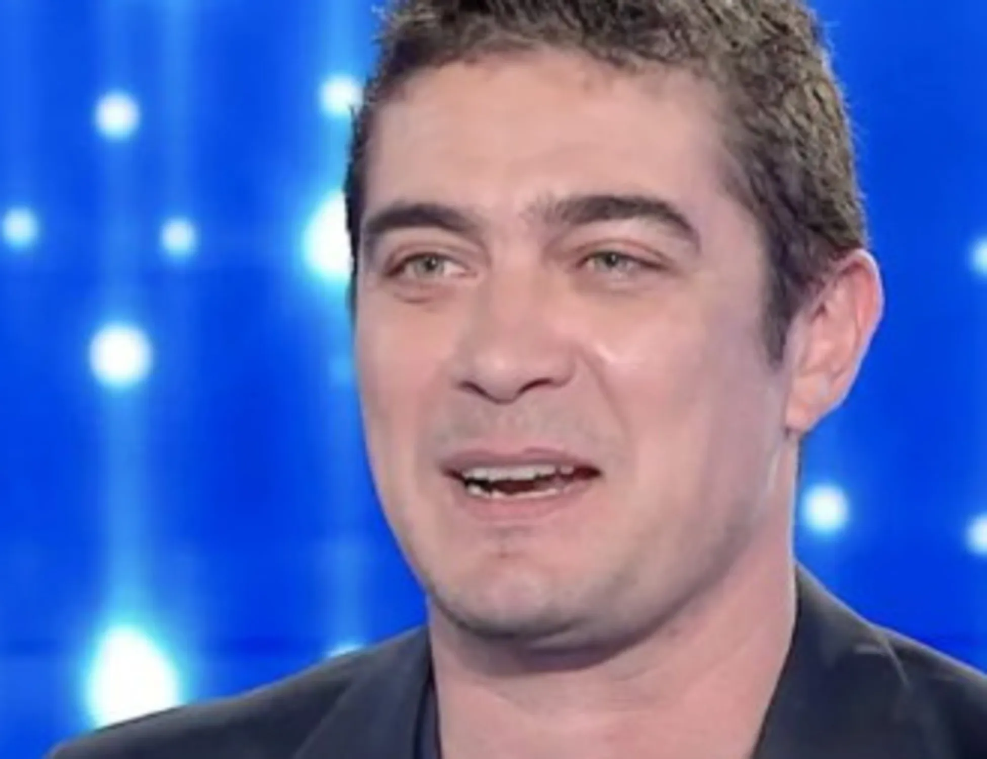 Leggi l'articolo: 'Non voglio fare figure di m.....': Scamarcio gela la Venier