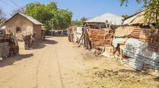 Unione Europea umiliata dall'Africa: meglio schiavi dei cinesi che il vostro piano di aiuti