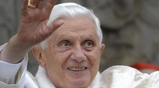 Joseph Ratzinger, il compleanno triste: 93 anni senza l'amato fratello Georg