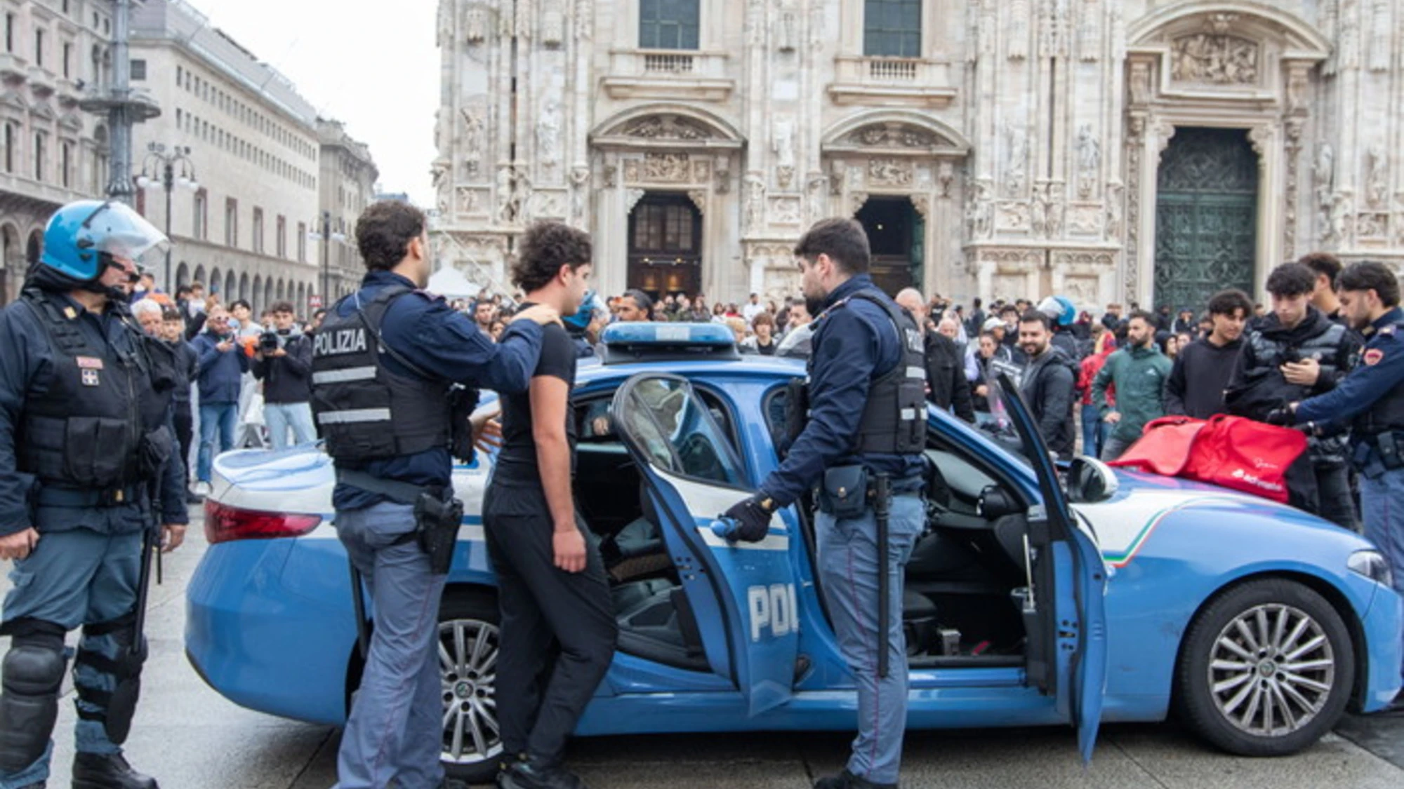 Voi vietereste le manifestazioni di piazza ai minorenni?