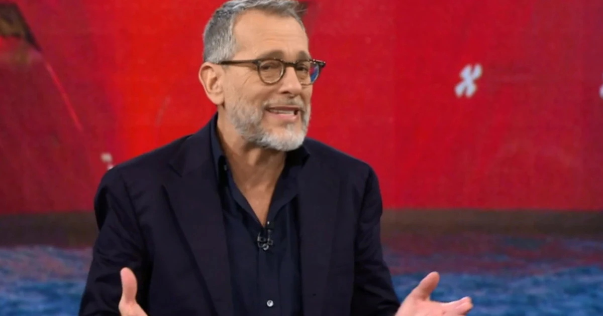 Corrado Formigli disco rotto: "Basta cazz*** sulle Ong! Meloni non vuole i neri"