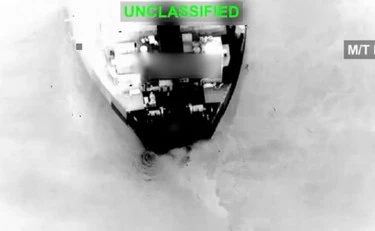 Iran, gli Usa distruggono 5 petroliere e Teheran lancia missili in Giordania: prezzo del petrolio alle stelle