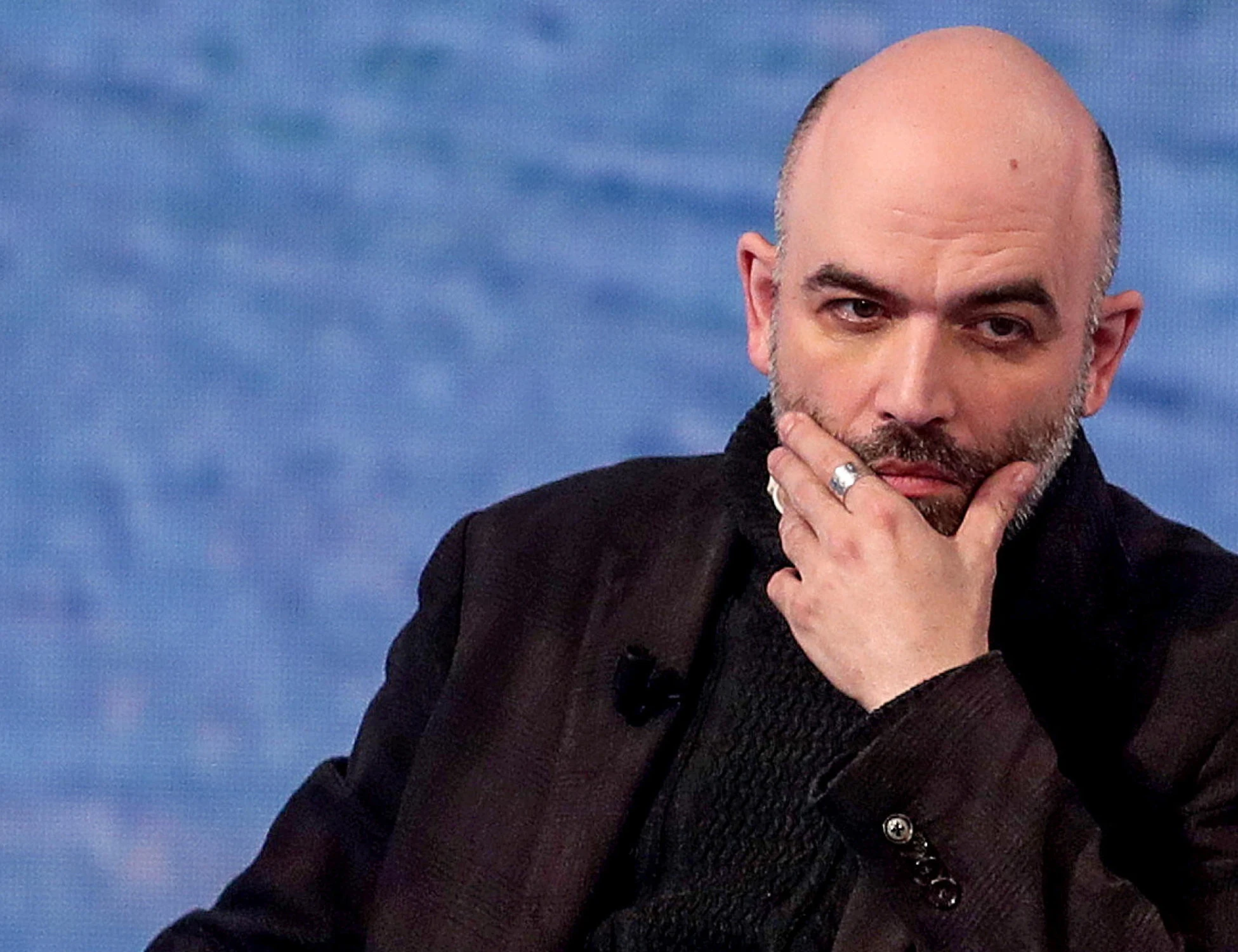 Roberto Saviano, il martire con libertà d'insulto: il format da Fazio