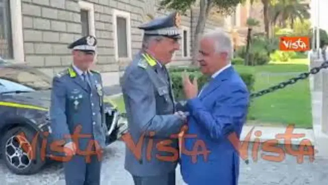 Leggi l'articolo: Piantedosi visita sale operative Carabinieri e Guardia di Finanza
