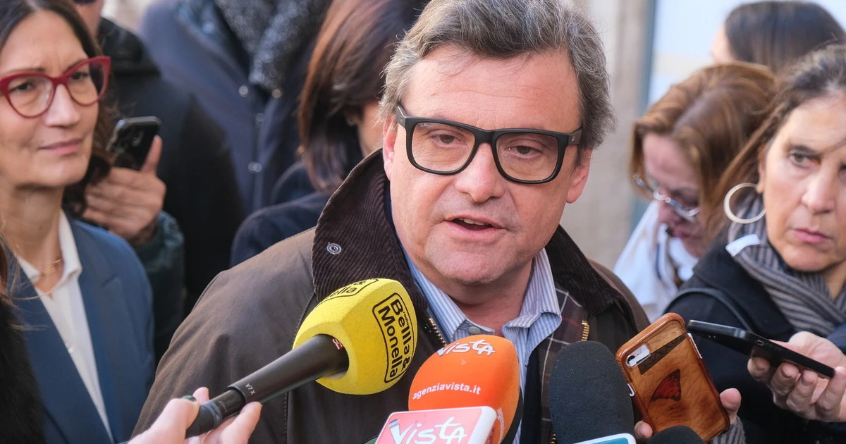 &nbsp;Carlo Calenda<br /><br type="_moz" />