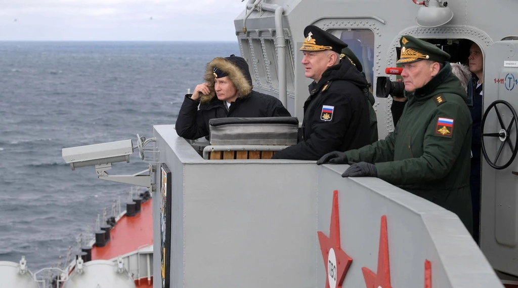 "La Russia non rinuncerà mai a ciò che suo": Putin alza il tiro. E Lavrov minaccia l'Europa: "Nato in guerra"