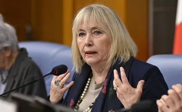 Avs, no agli sfratti rapidi? Clamoroso: quante case ha Luana Zanella