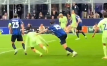 Acerbi maltratta Pedri: il video che fa impazzire il Barcellona