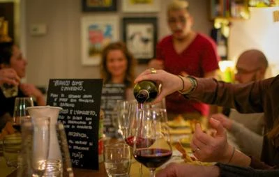 Il 'social eating'? Si fa in casa. Sulle colline toscane "There's no plate like home"