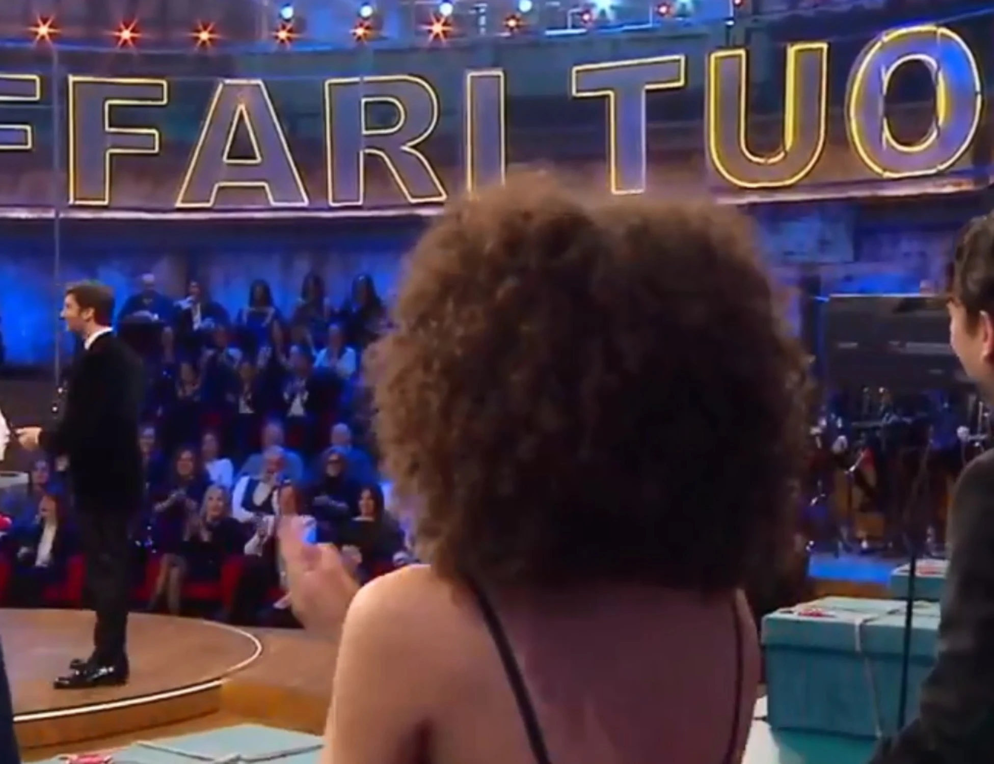 Affari Tuoi, De Martino bacchetta Herbert: "Ti prego"