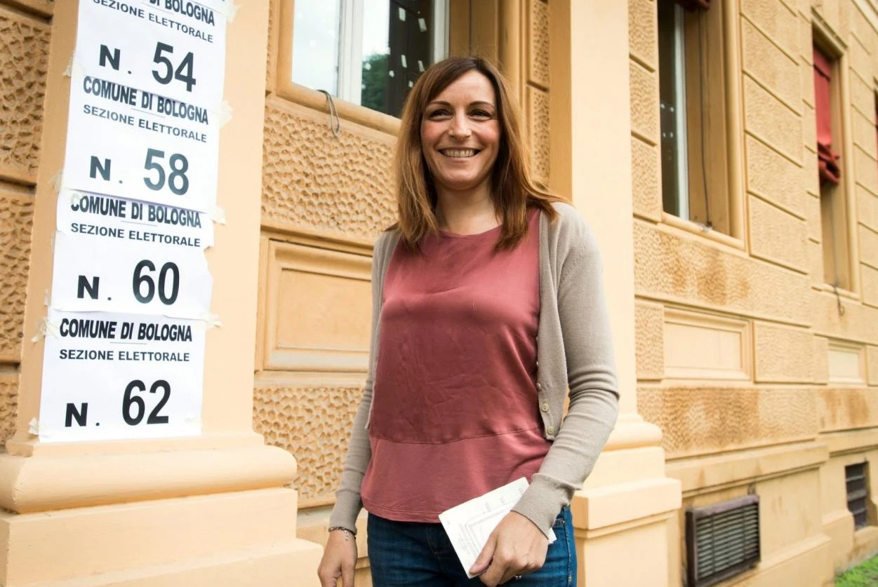 Lucia Borgonzoni, la senatrice leghista minacciata di morte: "Devi finire come il tuo amico appeso"