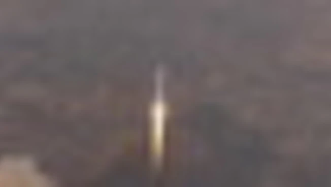 La Soyuz MS-28 lanciata verso la ISS con due russi e un americano