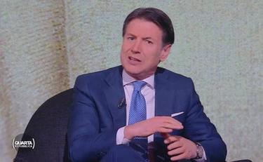 FdI azzera Giuseppe Conte: "Imbarazzante", la figuraccia in tv