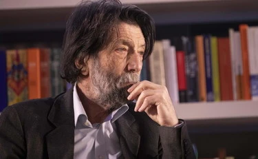 Cacciari, "al di là di ogni decenza": affondo contro la sinistra in Campania