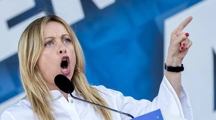 L'Aria Che Tira, Augusto Minzolini su Giorgia Meloni: "Questo governo non cade. Il suo errore: l'anomalia non è Salvini"