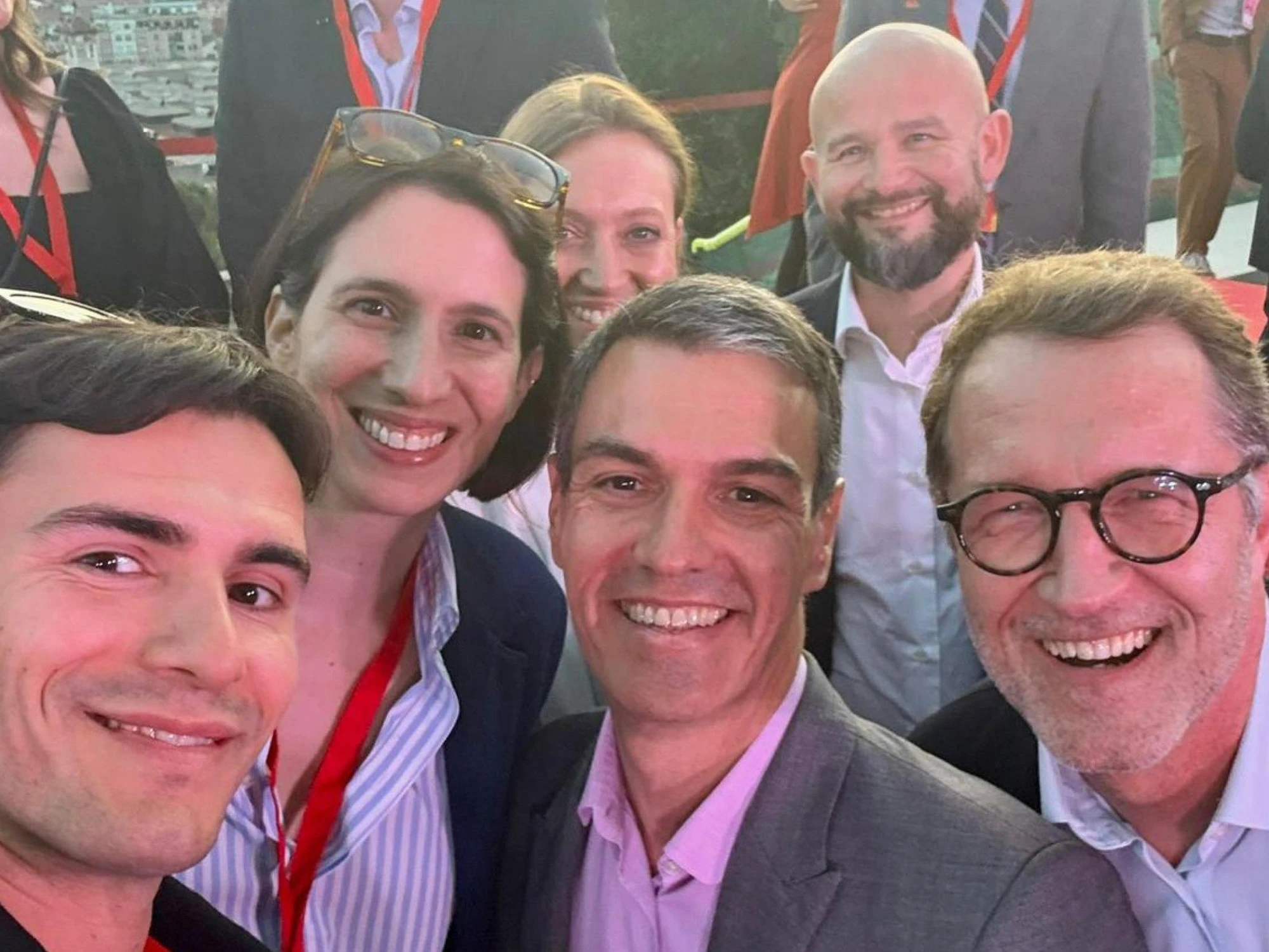 La Schlein al vertice rosso a casa Sanchez: "Arriva Hitler", che roba è la sinistra