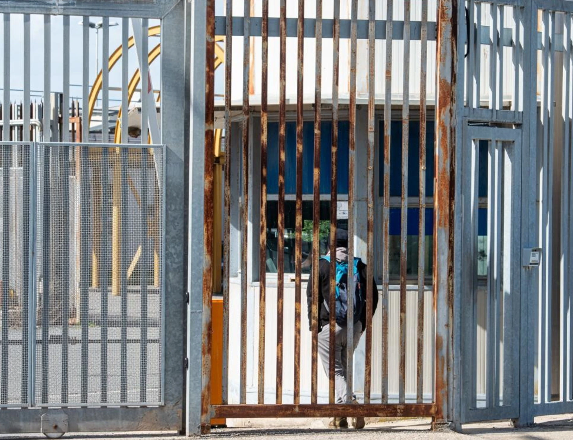 Immigrazione, 23enne marocchino fingeva di lavorare ma collezionava reati: spedito in un Cpr