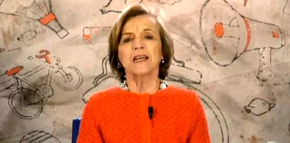 DiMartedì, Elsa Fornero insulta Matteo Salvini e sventola manette: "Devi stare zitto"