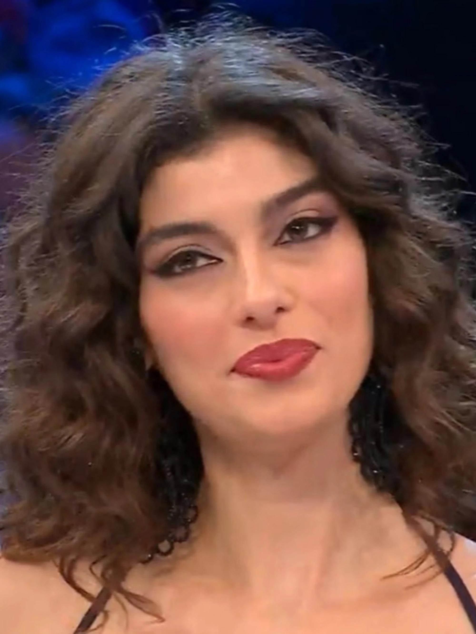 Affari Tuoi, telespettatori in rivolta contro Antonia: "Ignorante, puoi fare solo la modella"