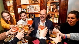 Roberto Speranza, l'aneddoto nel libro ritirato: "Nicola Zingaretti? Anche io fui invitato a quell'aperitivo"