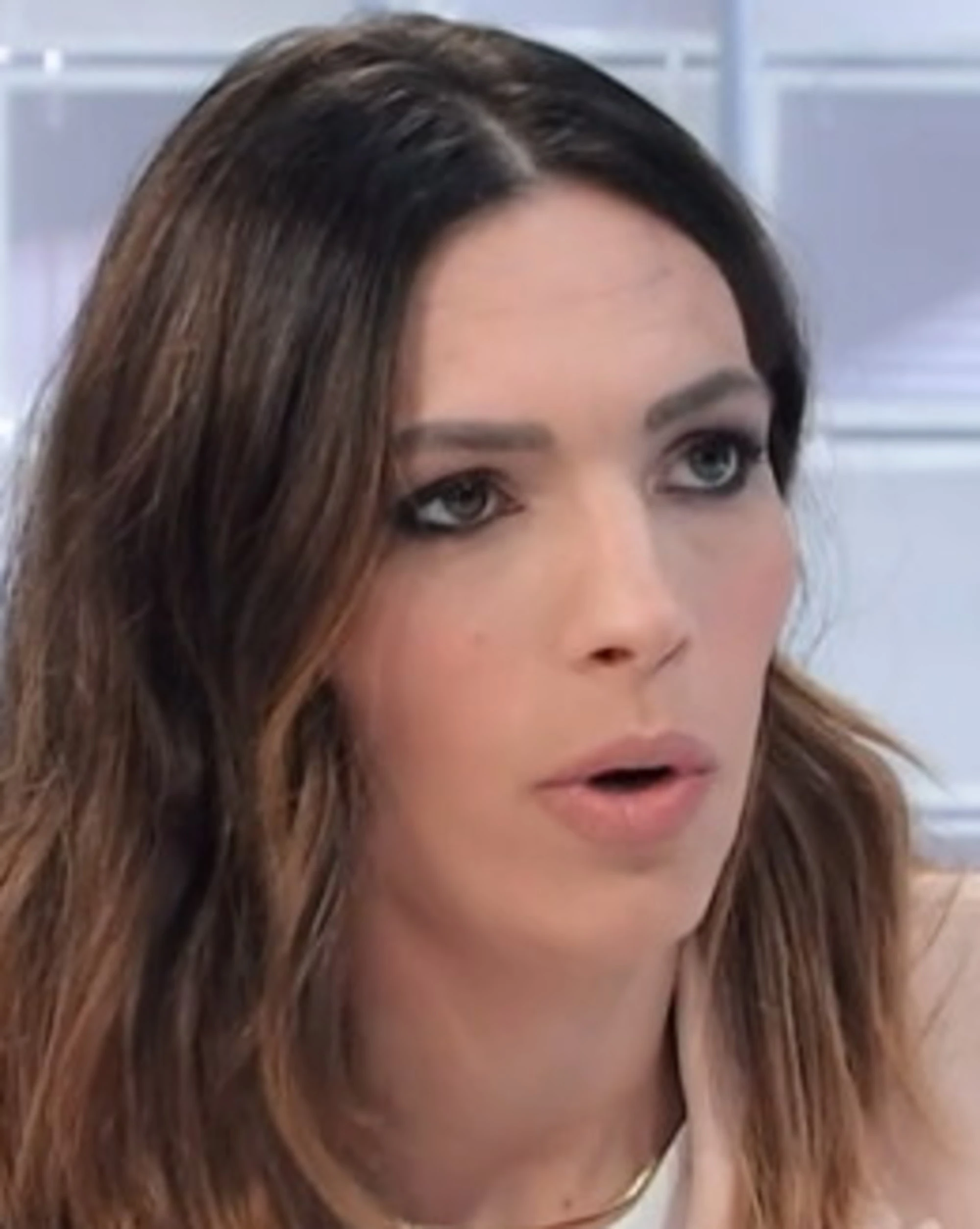 L'Aria Che Tira, la grillina si copre di ridicolo: "Nei panni della Meloni"