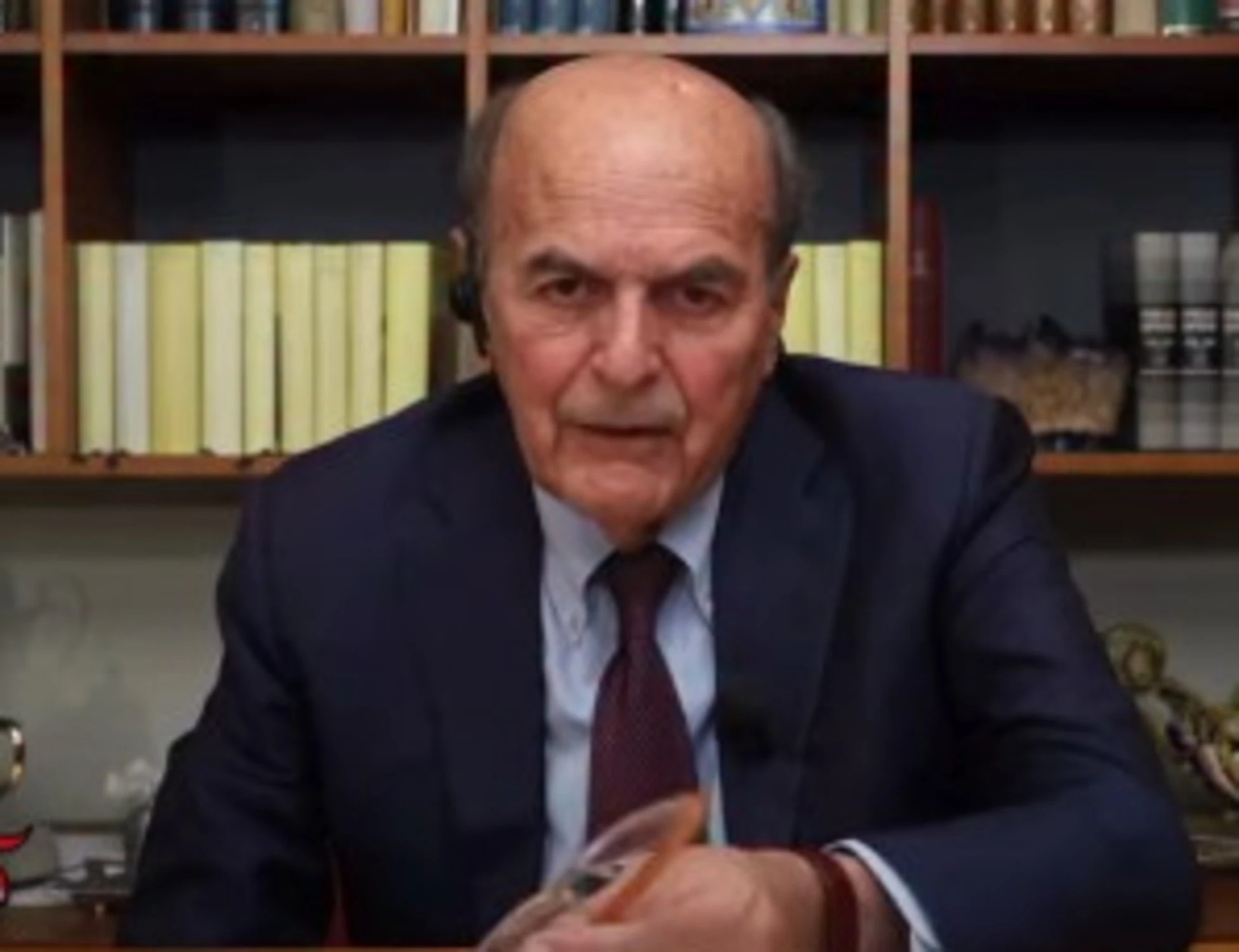 DiMartedì, Pier Luigi Bersani oltre ogni limite: "Vogliono un Paese solo di bianchi"