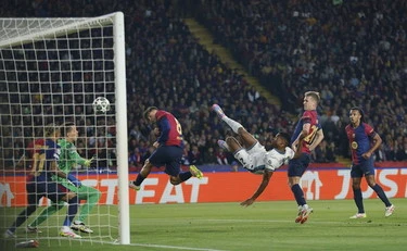 Barcellona-Inter, show Champions: Dumfries e Yamal, finisce 3-3 