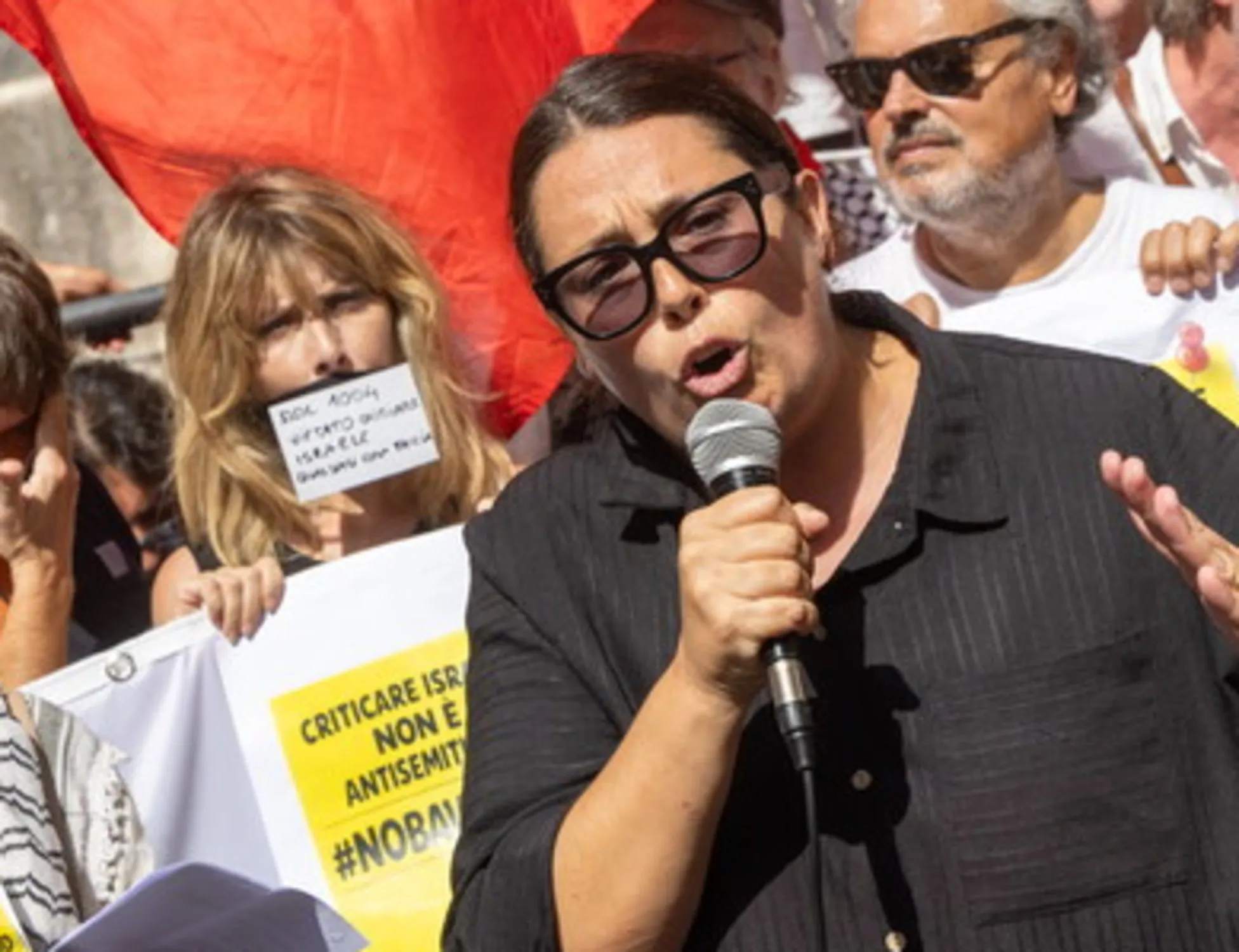 Leggi l'articolo: "Conte con i Carc". Ascari in missione, voci-choc: una deriva senza ritorno