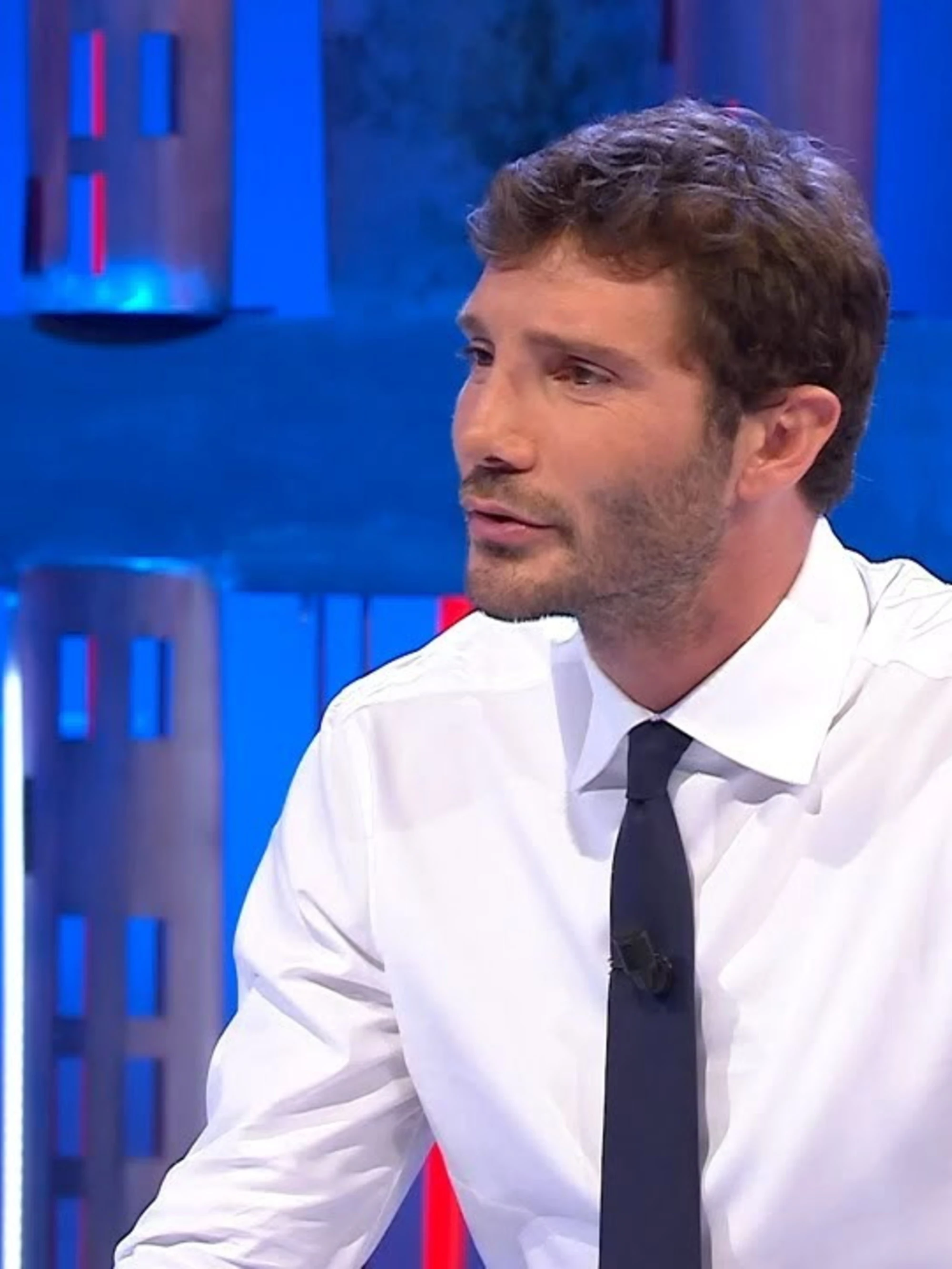 Affari Tuoi, De Martino: "Rispetto ai miei predecessori...", stoccata ad Amadeus?