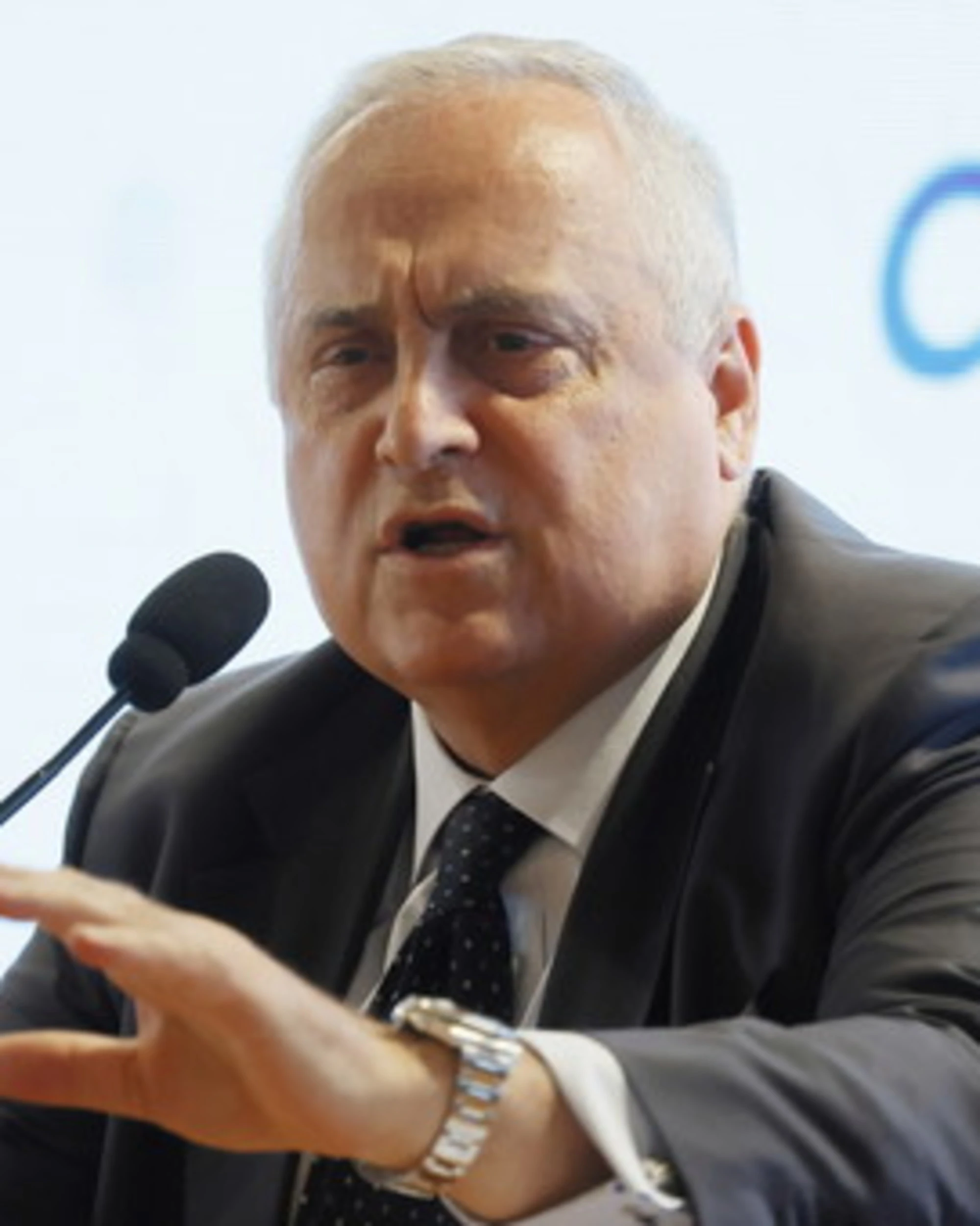 Claudio Lotito ricoverato al Gemelli: "Un malore". Poi parla lui: "Queste sono le maledizioni"