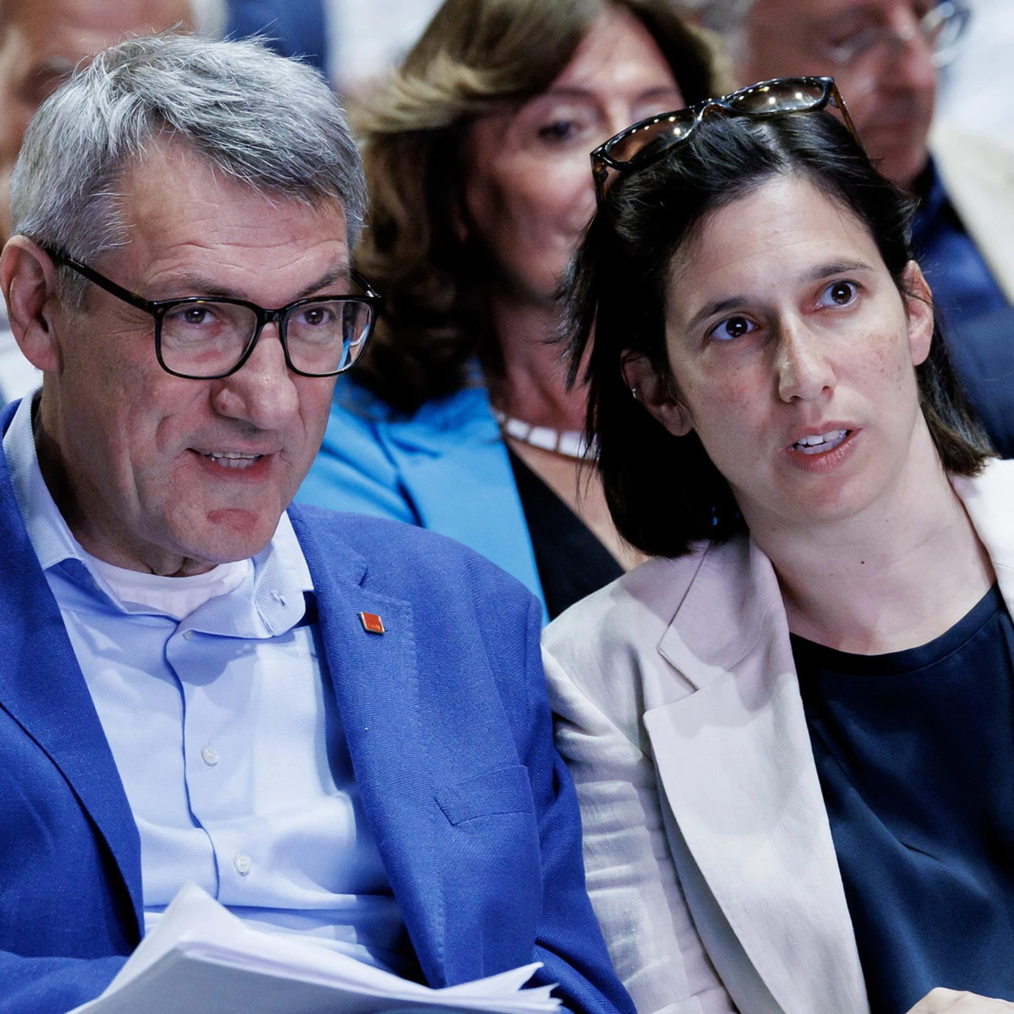 Arrivano i dazi ed escono le iene
