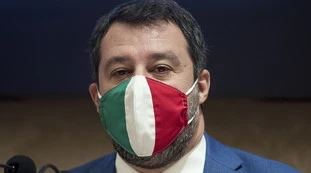 Matteo Salvini rincara la dose contro Nicola Morra: "Idiota, insisti? Te ne devi andare subito"