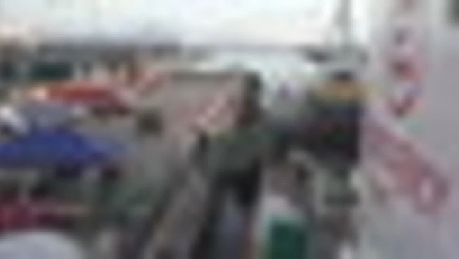 Sbarcati a Napoli i 113 naufraghi soccorsi da una nave di Emergency