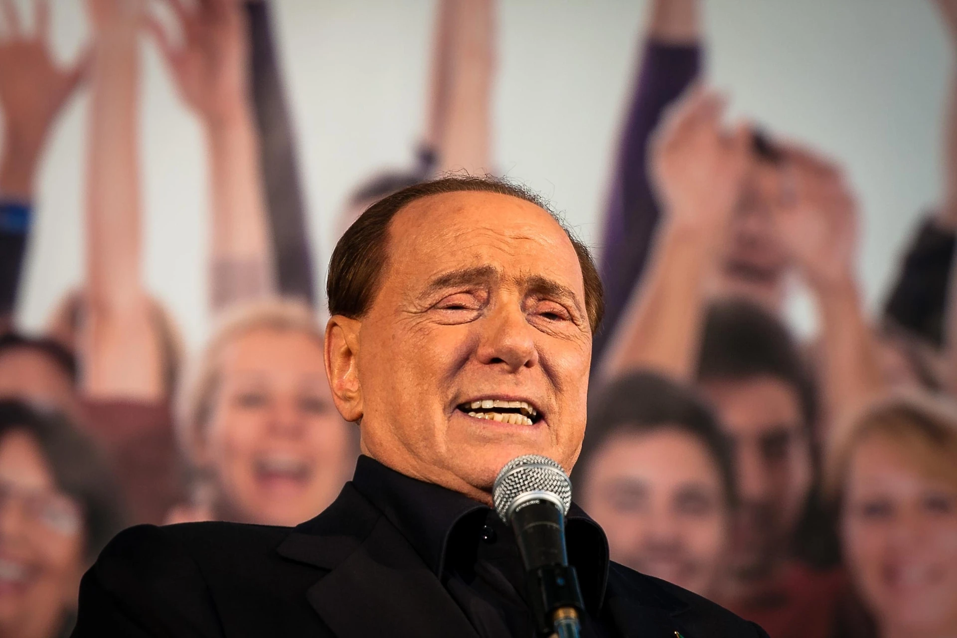 Addio al simbolo di Forza Italia. Terremoto del Cav: ecco il suo piano