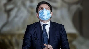 Variante Delta, i verbali segreti del Cts: "Sconsigliato, ma dateglielo", le contraddizioni sul vaccino