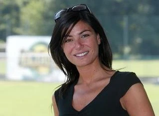 Ilaria D&apos;Amico tampona un vigile in scooter