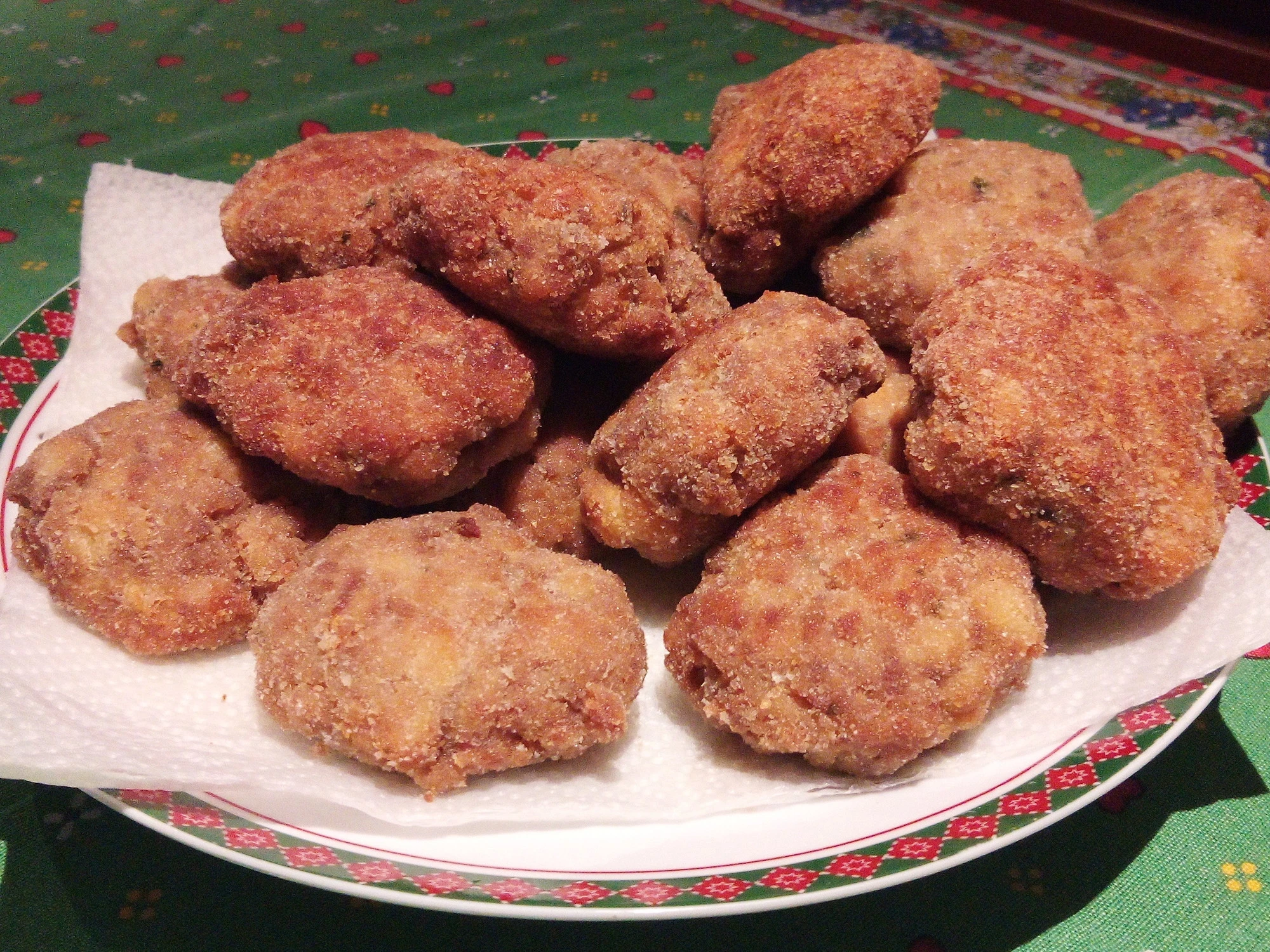 Mondeghili, la mitica polpetta milanese è questione lessicale e identitaria