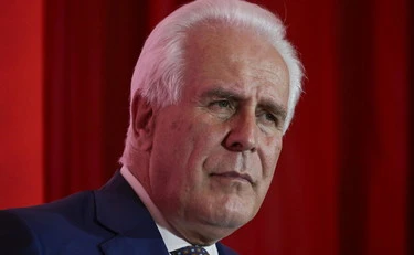 Eugenio Giani è ovunque, ma sul caso della patente ritirata non dice niente