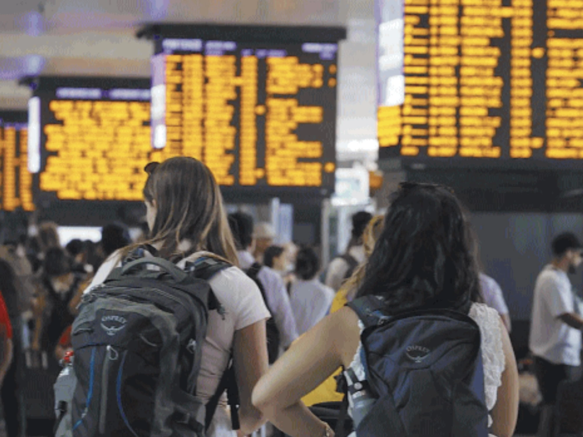 I sindacati bloccano l'Italia contro l'aumento ai ferrovieri