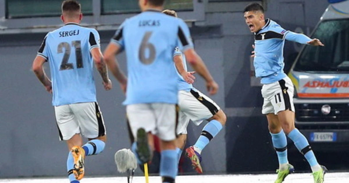 Lazio, un pareggio storico: "Non succedeva da vent'anni", qualificata agli ottavi di Champions (nonostante la rimonta)