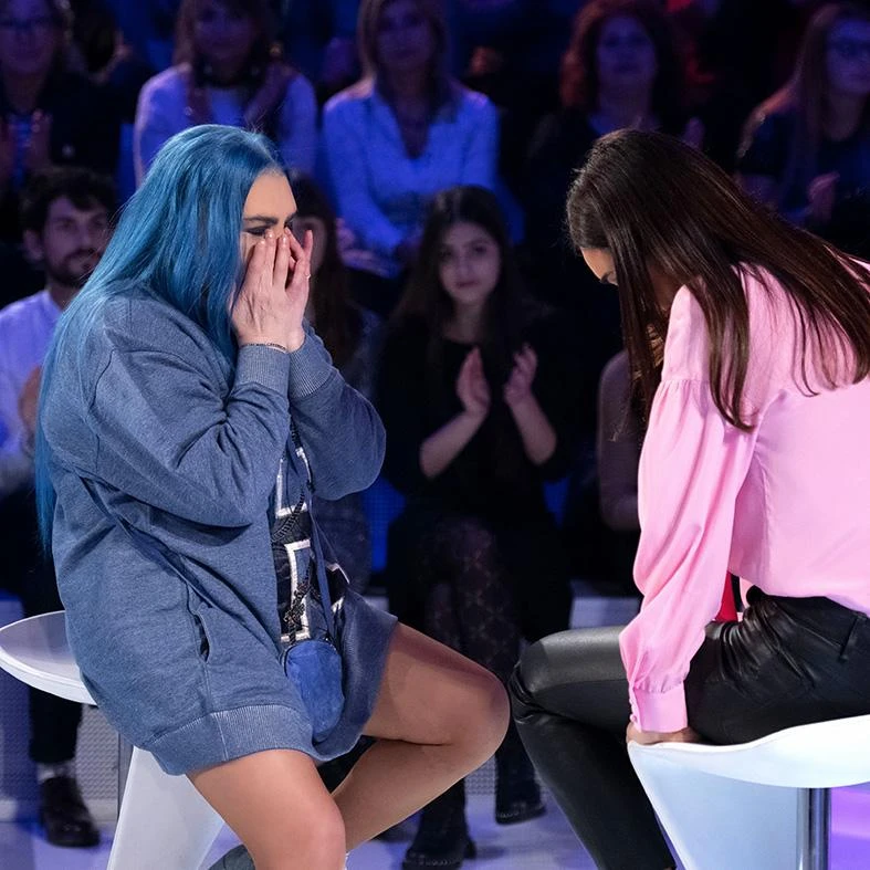 Verissimo, Loredana Bertè s'accascia per la commozione: "Mi sento in colpa per Mimì"